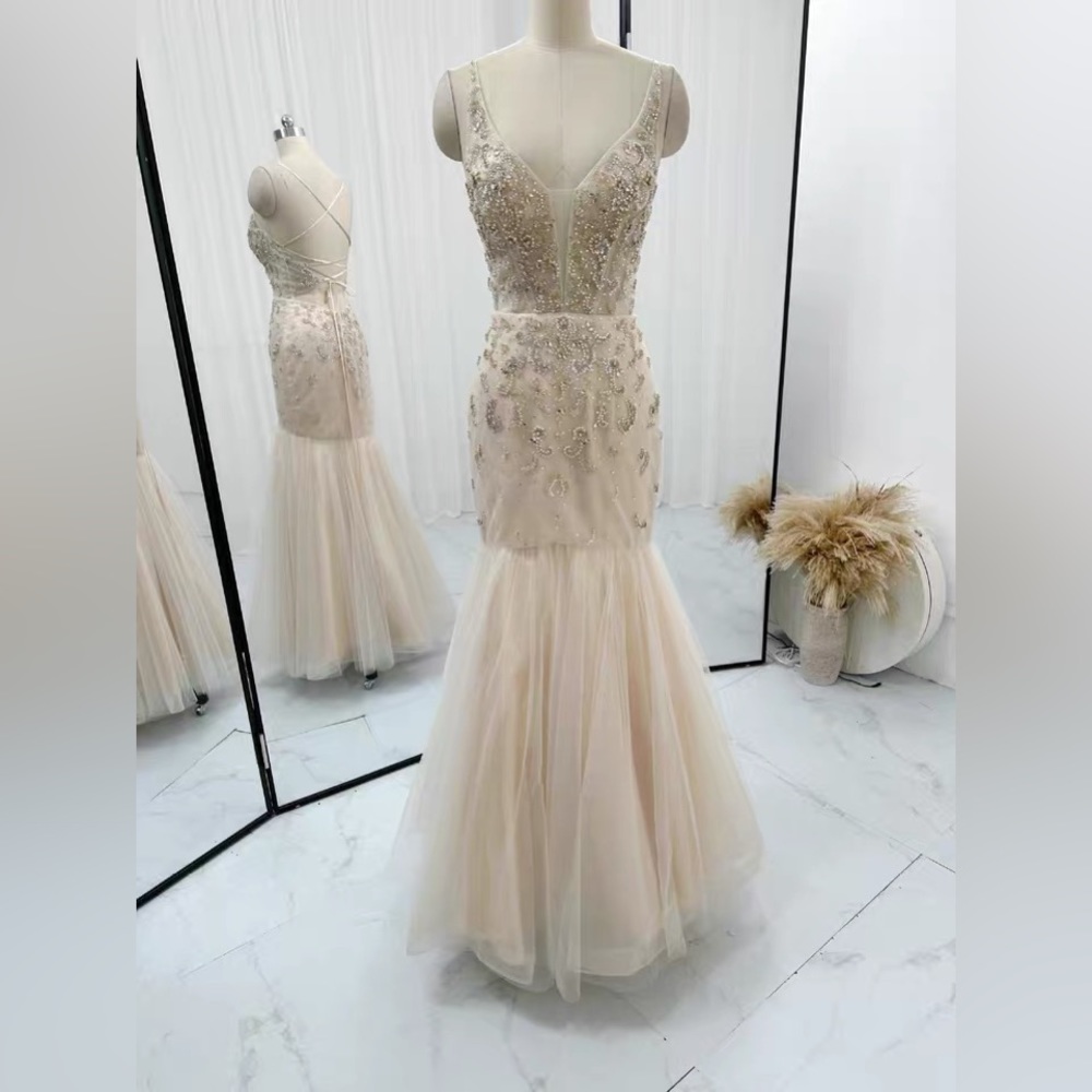 Gown size M(6) light pink hand bead embroidery top event dress